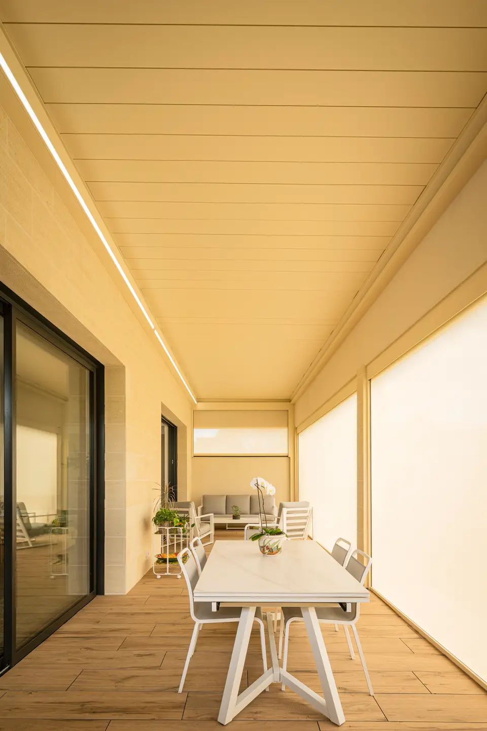 Aero pergola at a private residence in Bordeaux, France