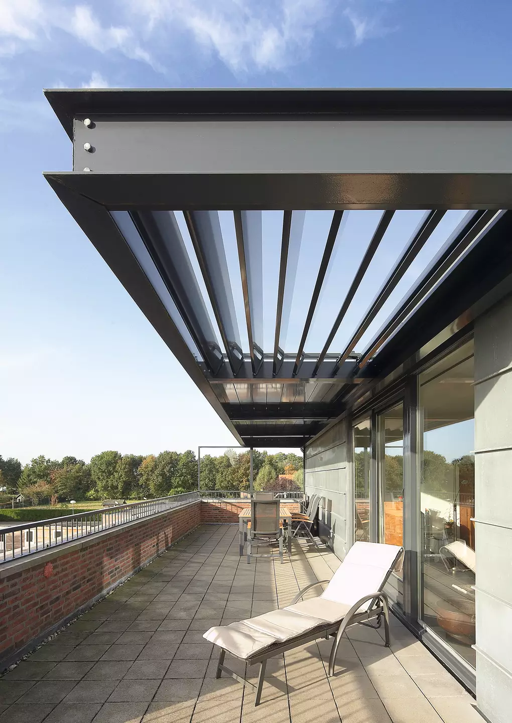 Aero louvered roof on an apartment balcony, Vera