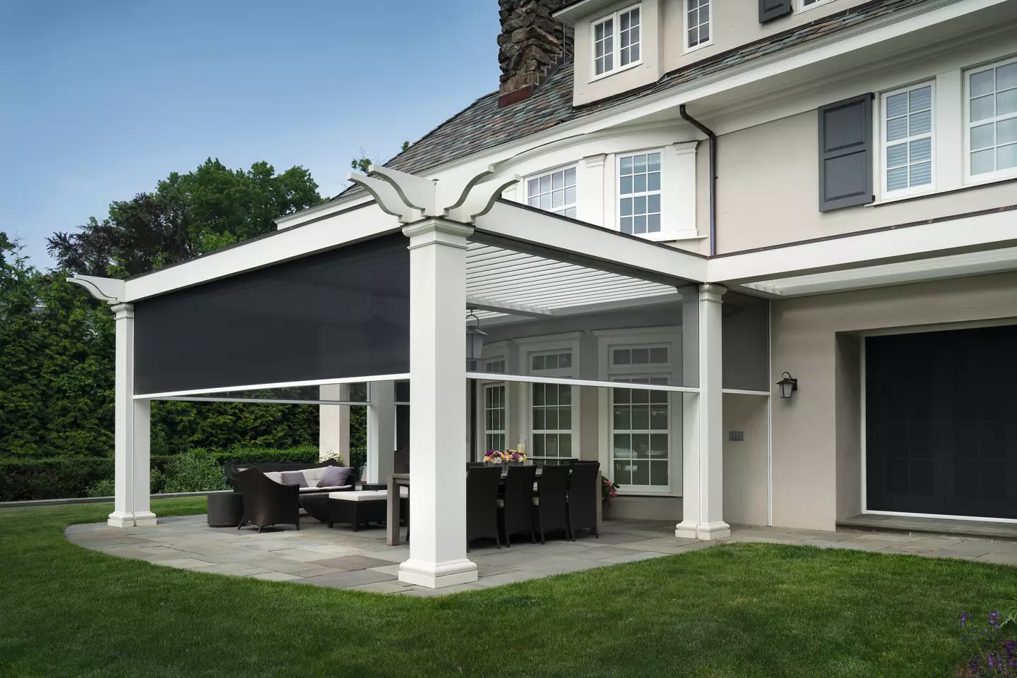 Aero louvered roof over a patio in Larchmont, New York