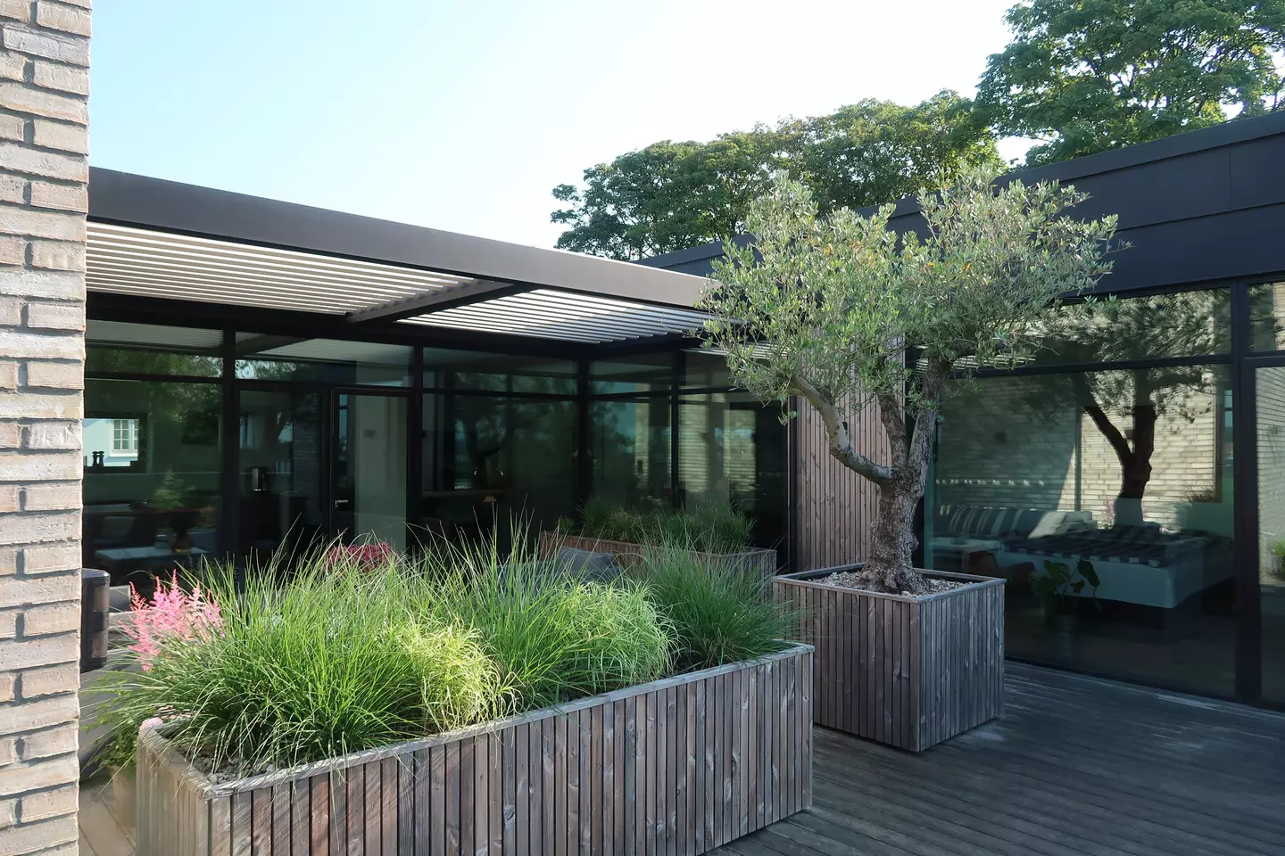 Aero pergola at a private residence in Denmark