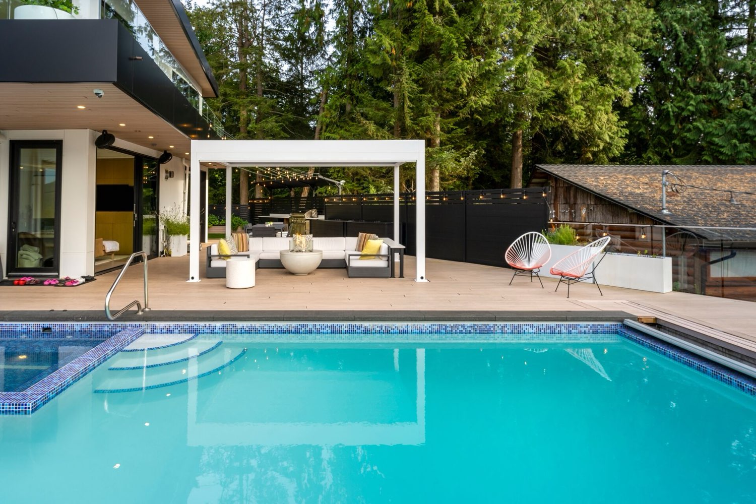 Algarve poolside retreat