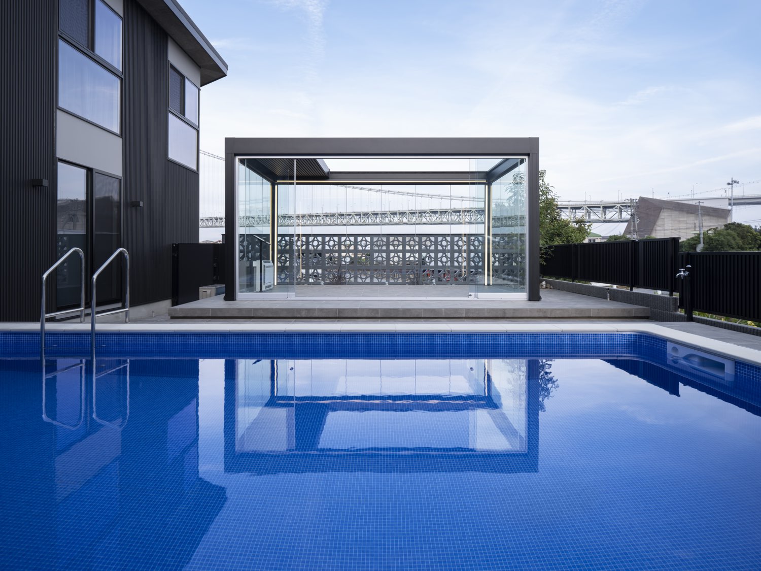 Camargue pergola installation