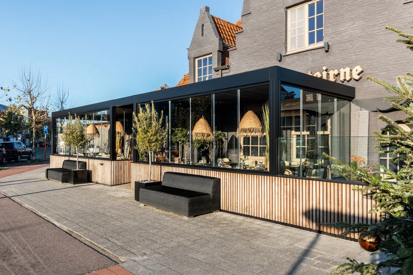 Camargue pergola installation