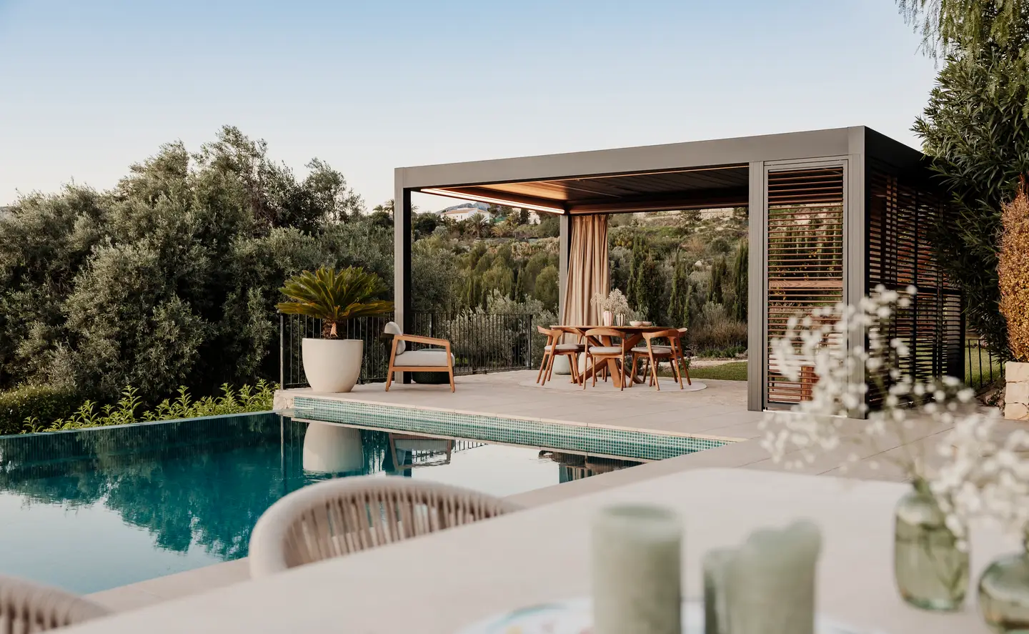 Camargue pergola installation