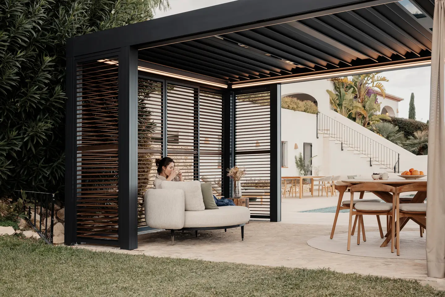 Camargue pergola installation