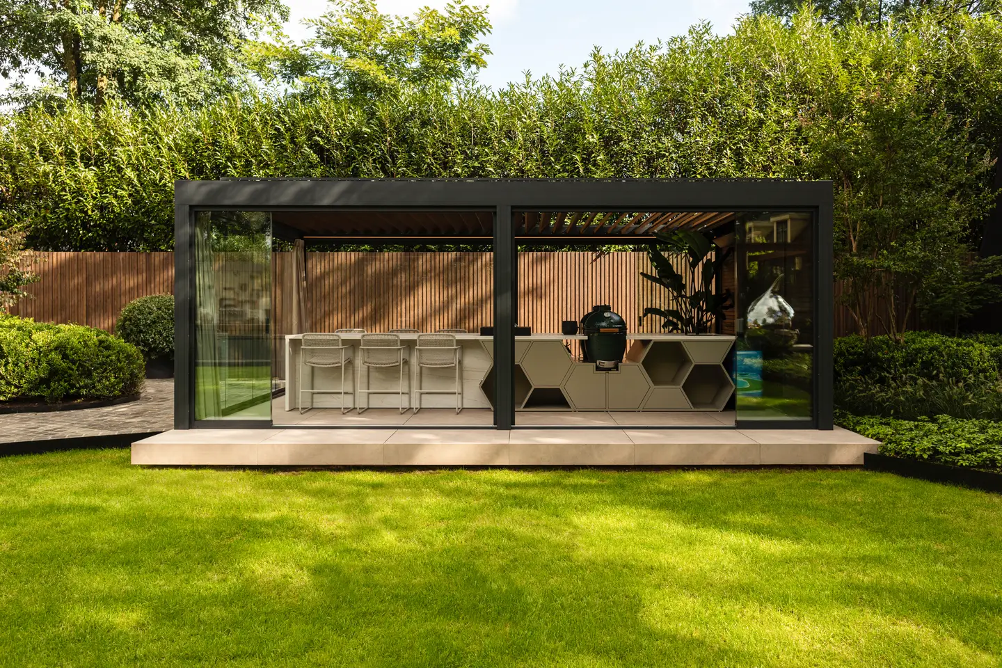 Camargue pergola installation