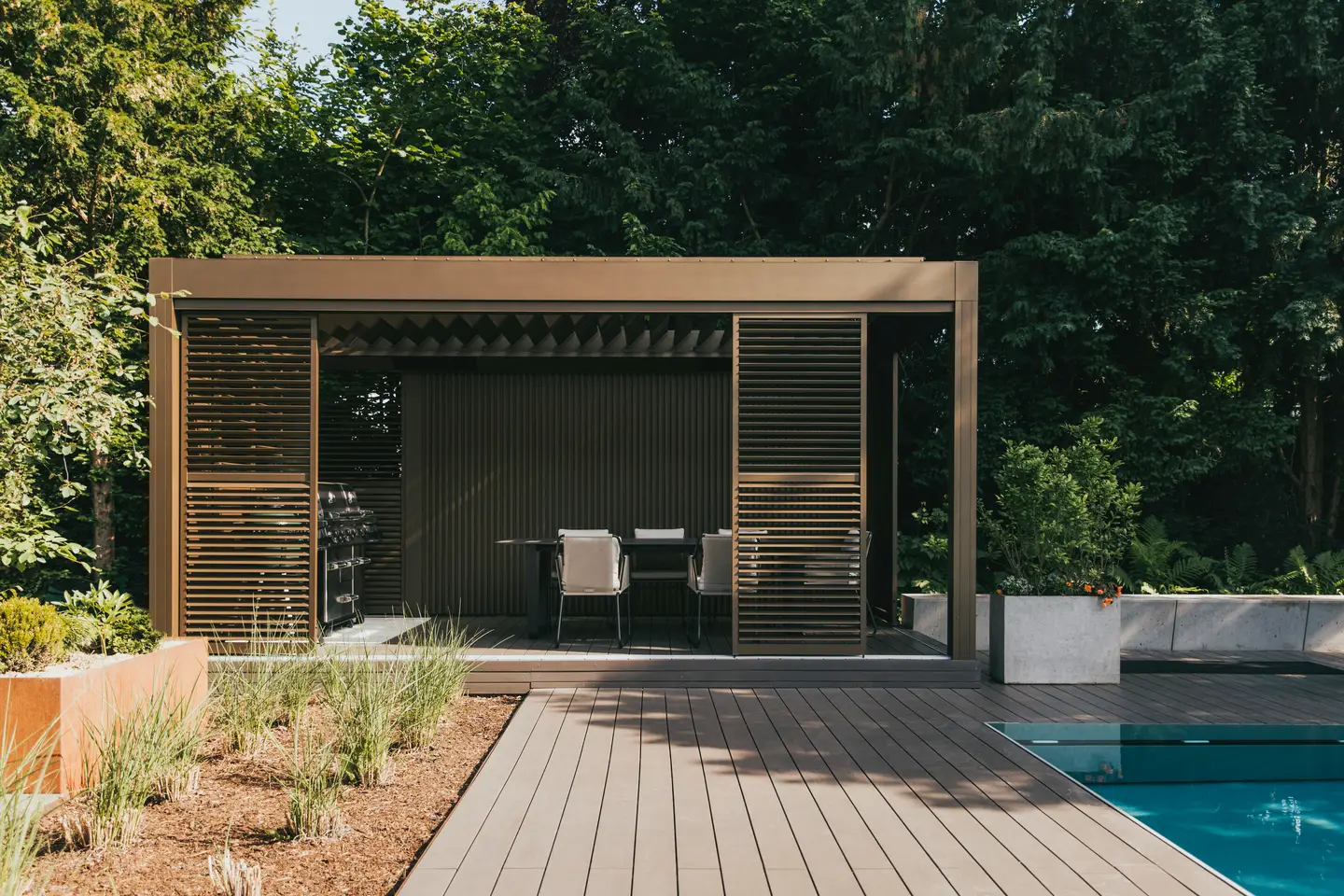 Camargue pergola installation