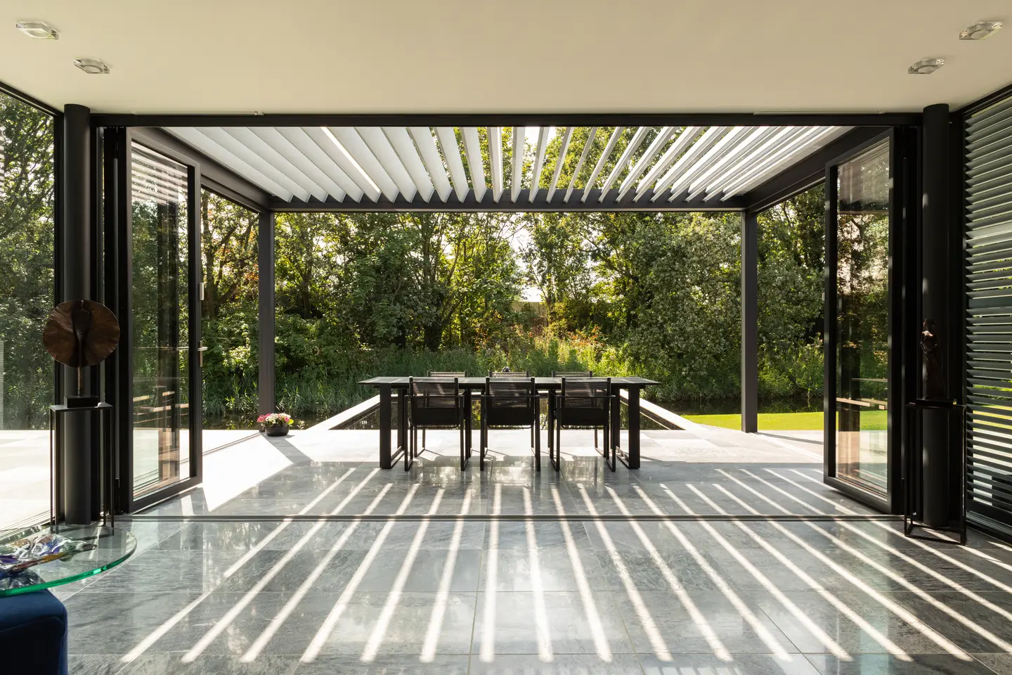 Camargue pergola installation