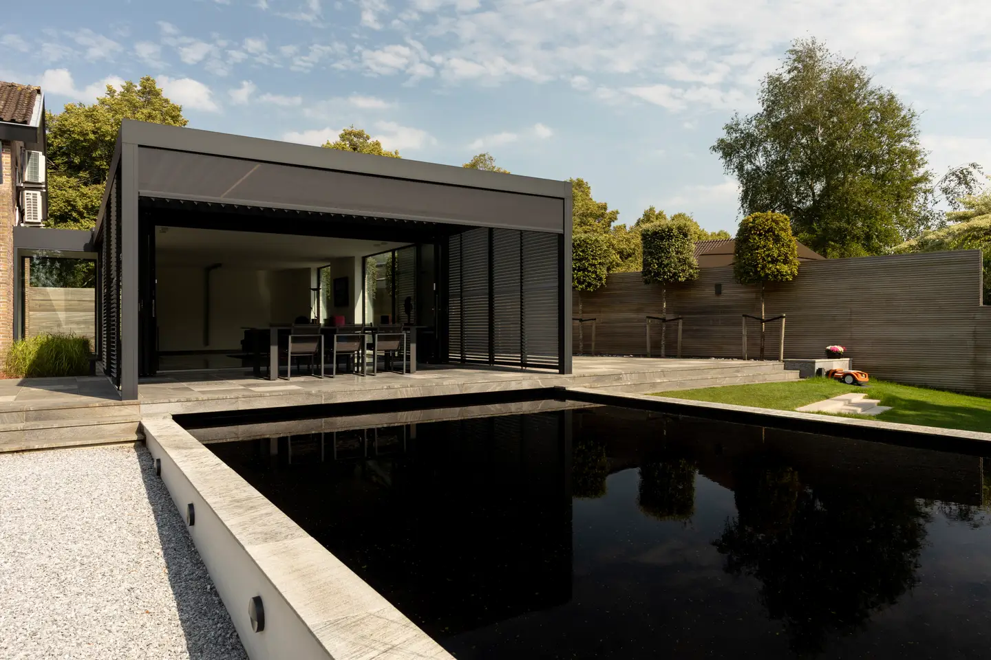 Camargue pergola installation
