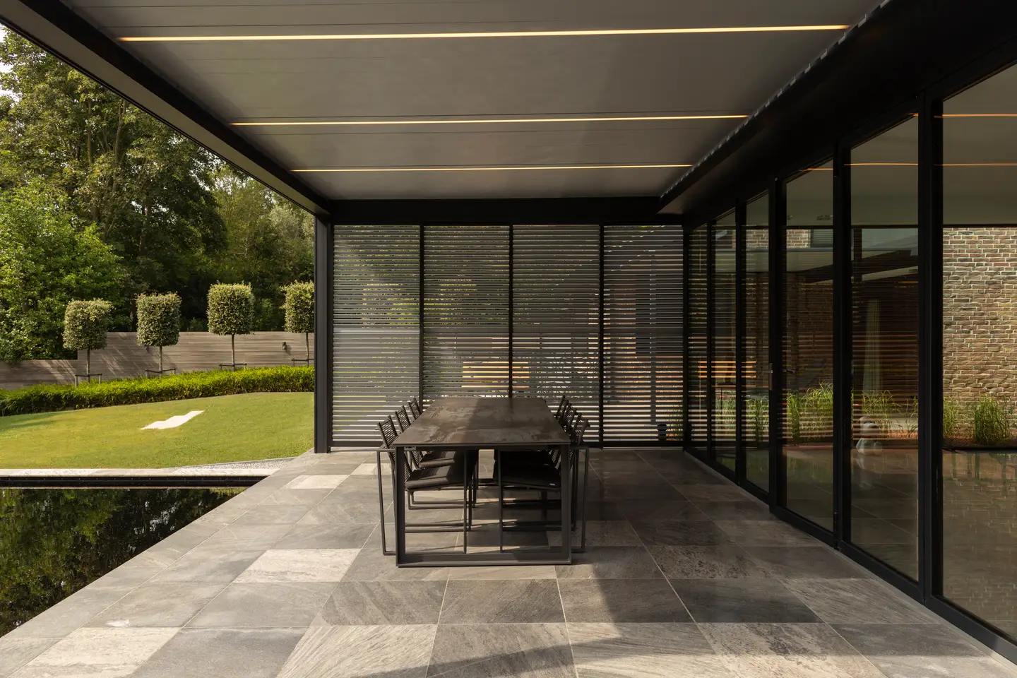 Camargue pergola installation