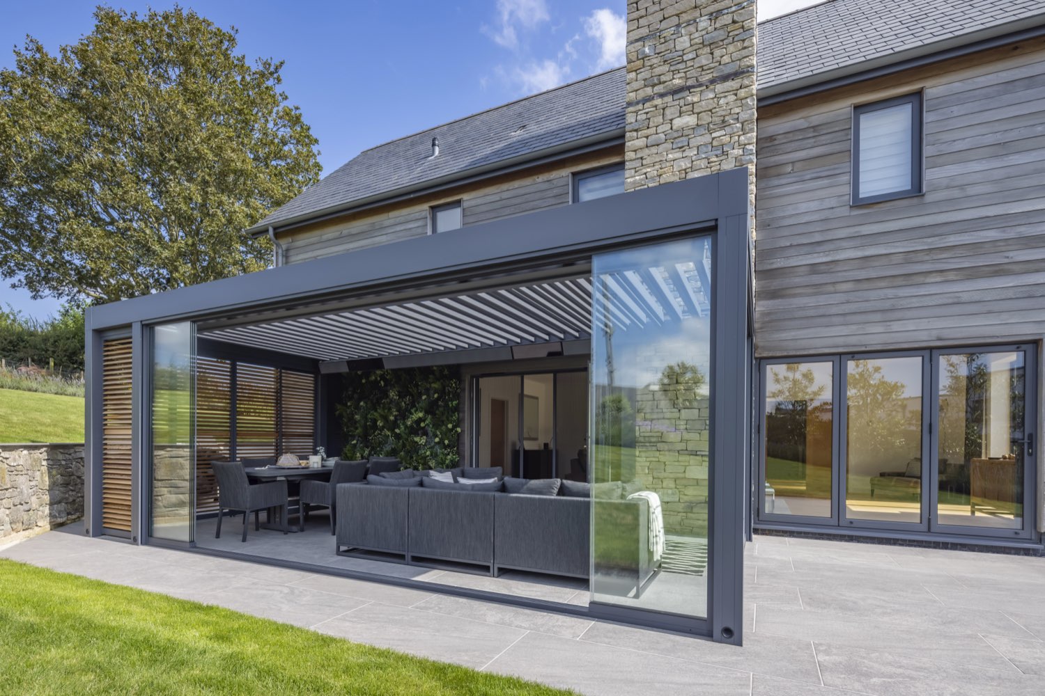 Camargue pergola installation